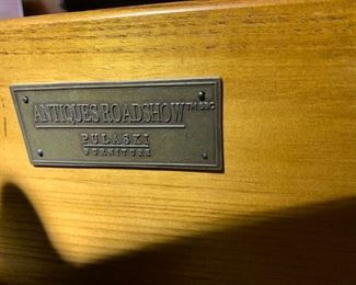 Pulaski Furniture Antiques Roadshow Huge Stand Alone Wardrobe Cabinet/Dresser Armoire	84x68x23in	HxWxD