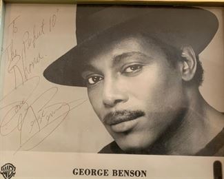George Benson Autographed Photo	8x10in	