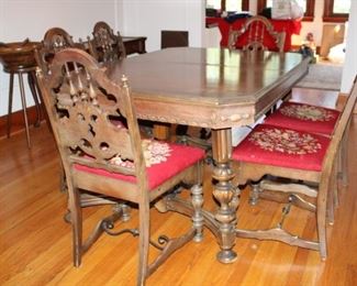 ANTIQUE TABLE W/6 CHAIRS