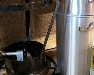 Large gas cooking pot