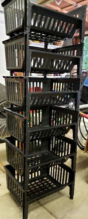 Stacking storage