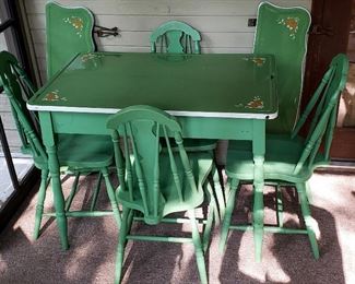 Retro porcelain top drop leaf kitchen table & 4 chairs