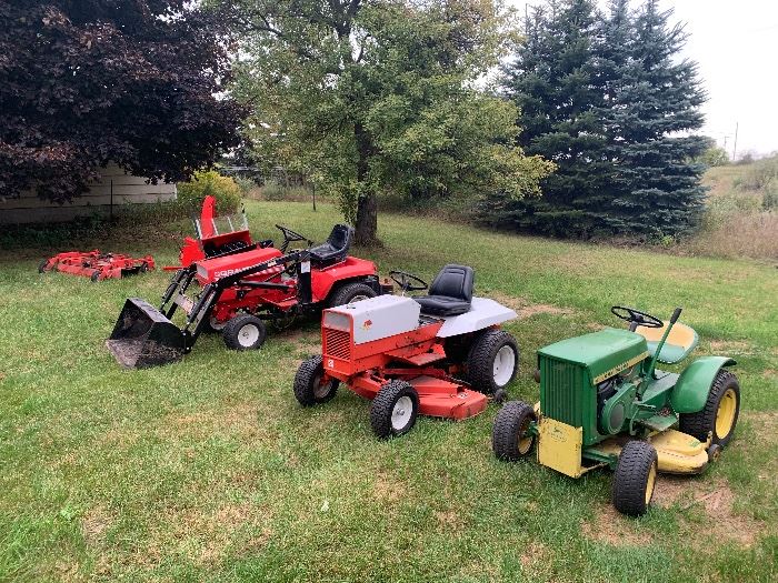 Lawn Equipment Tractors, Lawn Riders. Gravely 20-g professional with kiwi-way hydraulic loader, snowblower and mowing deck. 
Gravely 816 tractor. John Deere 110 