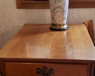 Ethan Allen End Table, Lamp (2) with other matching decor