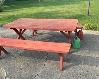 PIK NIK TABLE AND BENCHES