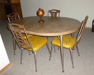 Vintage kitchen table & chairs