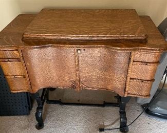 Tiger Oak antique sewing machine 
