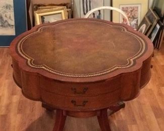 Clover leaf accent table