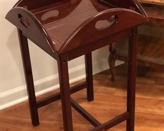 Accent table w/ removable tray top