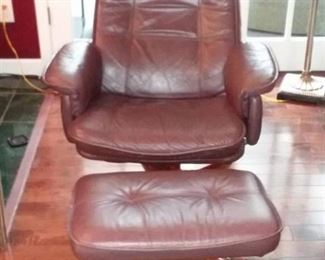 Brown Leather Swivel Chair with Ottoman