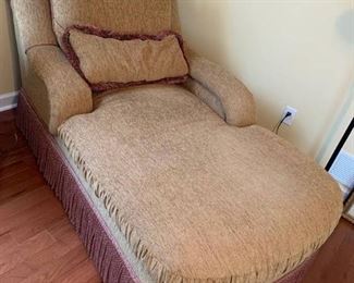 Key City Upholstered Chaise Lounge