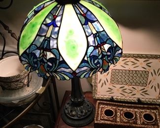 TIFFANY STYLE LAMP #1 PRICE $185