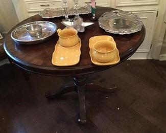 MAHOGANY PEDESTAL ROUND TABLE WITH 4 CHAIRS PRICE $275 FOR SET