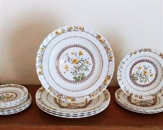 Spode "Buttercup" Pattern. 4 Place Setting  