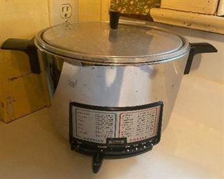 Vintage Presto fryer with all attachments this is the bomb