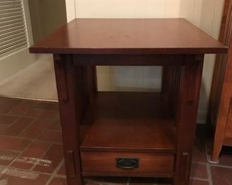 broyhill side table