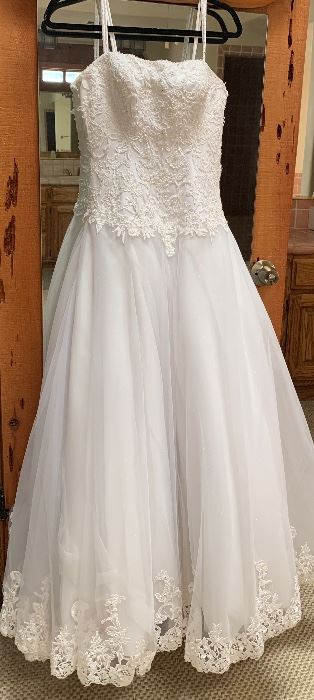 Stunning Wedding Gown 