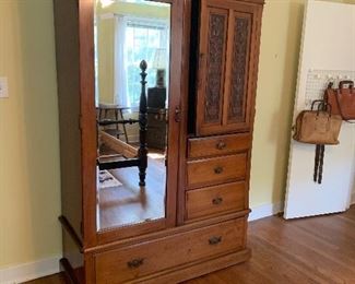 Wonderful wardrobe. Four pieces that lock together for easy moving!