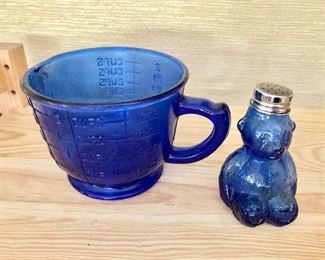 $ 25 each Vintage cobalt blue pyrex cup and bear salt shaker 