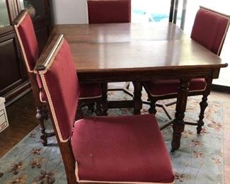 Expandable Oak Dining Table with 4 Chairs