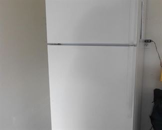 Whirlpool Estate Refrigerator