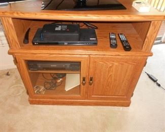 TV Stand withg 3D Bluray Player