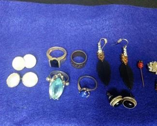 four rings to pair bear rings three pendants one pair cufflinks