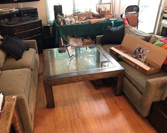 LARGE MODERN COFFEE TABLE, PAIR OF GREEN CHENEILLE LOVE SEATS