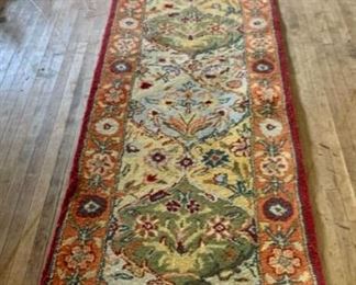 REDUCED!  $37.50 NOW, WAS $50.00.........Safavieh Heritage 100% Wool Large Runner, 2'3" x 6' (T052)