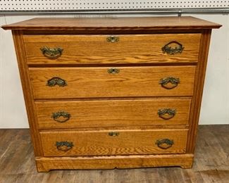 CLEARANCE !  $25.00 NOW, WAS $80.00...........Antique Chest of Drawers