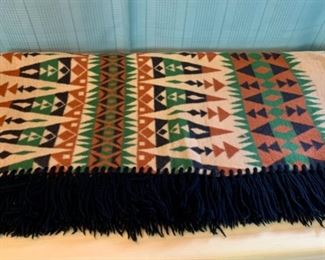 $16.00...........Throw Blanket (T171)