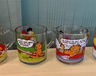 CLEARANCE  !  $3.00 NOW, WAS $12.00..............Garfield Glasses (T150)