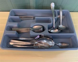 REDUCED!  $7.50 NOW, WAS $10.00..............Misc Silverware (T112)