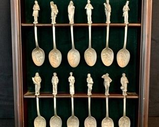 CLEARANCE  !  $30.00 NOW, WAS $80.00..............Set of 12 Franklin Mint Charles Dickens Christmas Carol Pewter Spoon Set with Spoon Rack (T082)