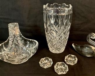 HALF OFF !  $10.00 NOW, WAS $20.00.............Assorted Glassware, Vase, Basket and Salts, Vase 7 1/2" tall (T086) 