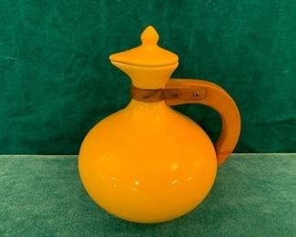$25.00..........Yellow Red Wing Pitcher (M118)