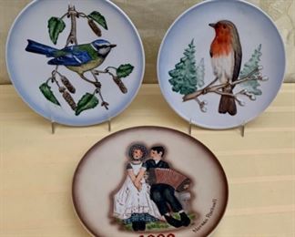 CLEARANCE  !  $5.00 NOW, WAS $20.00...........W. Goebel Plates and more (M092)