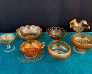 CLEARANCE  !  $10.00 NOW, WAS $40.00.......Carnival Glassware and more (M070)