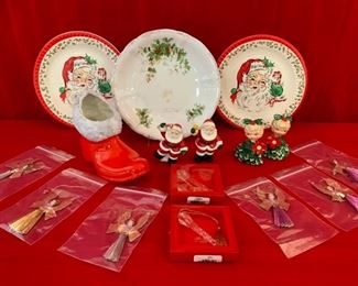 HALF OFF !  $10.00 NOW, WAS $20.00..........vintage Christmas Lot, girl salt and peppers have few small chips (M042)