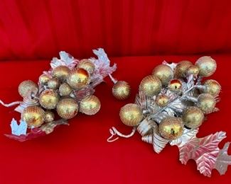CLEARANCE  !  $10.00 NOW, WAS $20.00.......Vintage Christmas Decor (M038)