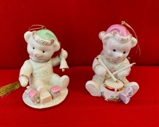CLEARANCE  !  $4.00 NOW, WAS $12.00.........Pair of Lenox Bear Christmas Ornaments (M036)