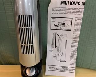 $15.00..........New with Box Mini Ionic Air Purifier (M057)