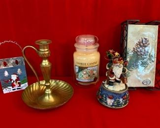 CLEARANCE  !  $3.00 NOW, WAS $12.00........Christmas Lot (T231)