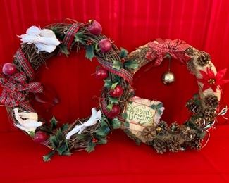 CLEARANCE  !  $3.00 NOW, WAS $12.00.......Pair of Christmas Wreaths (T209)