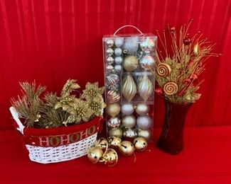 CLEARANCE  !  $3.00 NOW, WAS $12.00........Christmas Lot (T198)