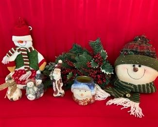 HALF OFF!  $6.00 NOW, WAS $12.00.......Christmas Lot (T196)