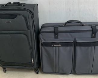 CLEARANCE  !  $12.00 NOW, WAS $45.00...........Pair of Samsonite Luggage Like New (T249)