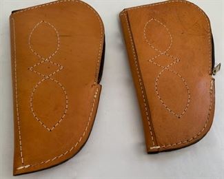 CLEARANCE  !  $7.00 NOW, WAS $30.00...........2 Leather Pistol Bags (C025)