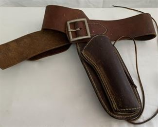 HALF OFF !  $25.00 NOW, WAS $50.00..........Hunter Leather Holster and Belt (C021)