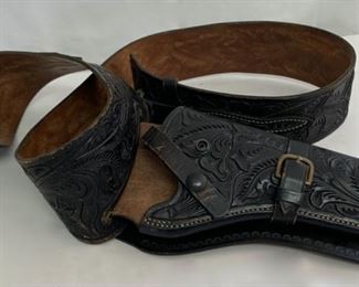 HALF OFF !  $25.00 NOW, WAS $50.00.............ZEA'S Mexico Leather Holster and Belt (C012)